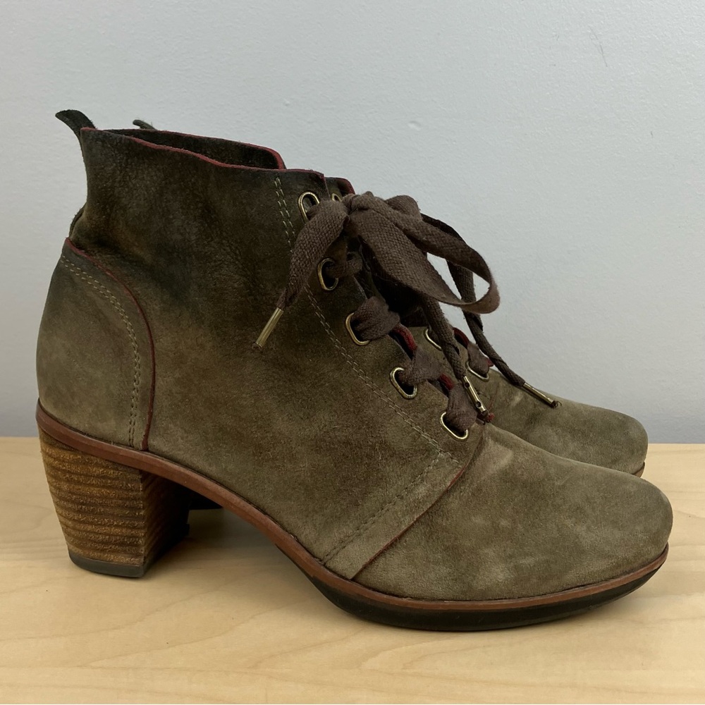 Vialis Women’s Size 38 / 7.0 Green Suede Leather Heeled Ankle Boots Lace Up
